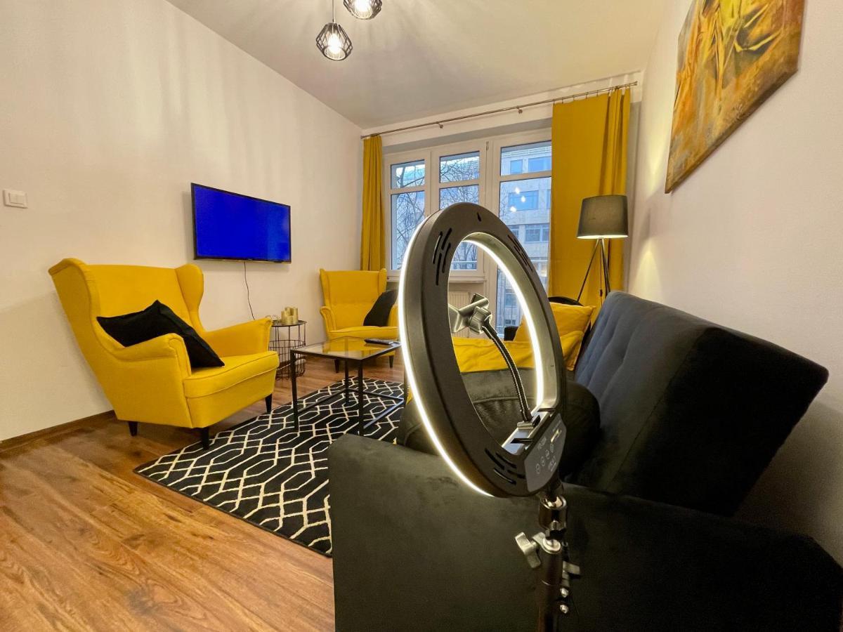 Diamond Metro Wifi 300 Mbs 70'Tv Netflix Hbo Appletv+ Apartment Варшава Екстериор снимка
