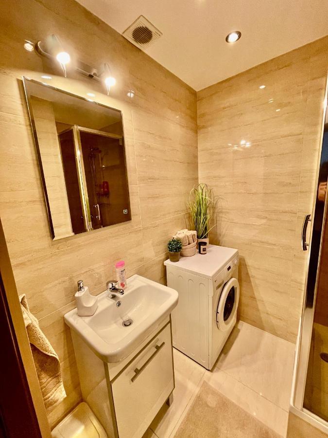 Diamond Metro Wifi 300 Mbs 70'Tv Netflix Hbo Appletv+ Apartment Варшава Екстериор снимка